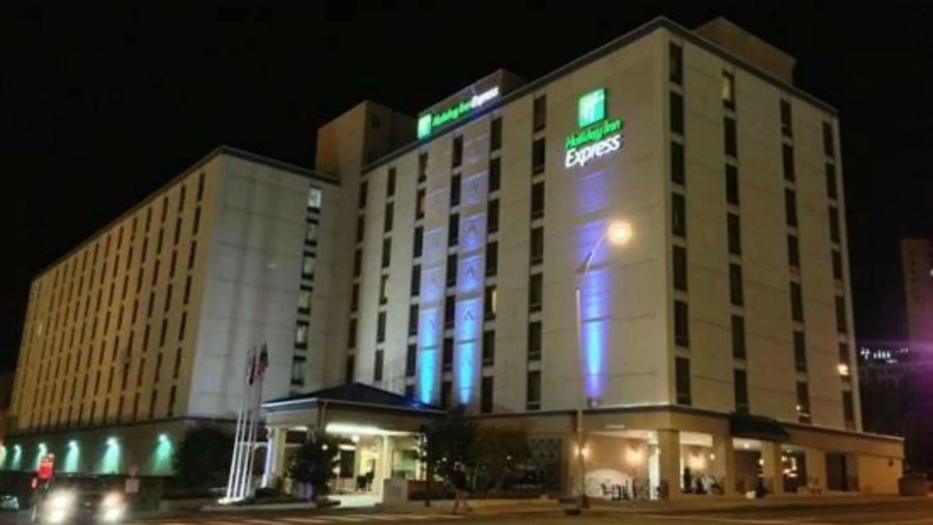 Holiday Inn Express Nashville-Downtown - Broadway By Ihg 3*, Νάσβιλ