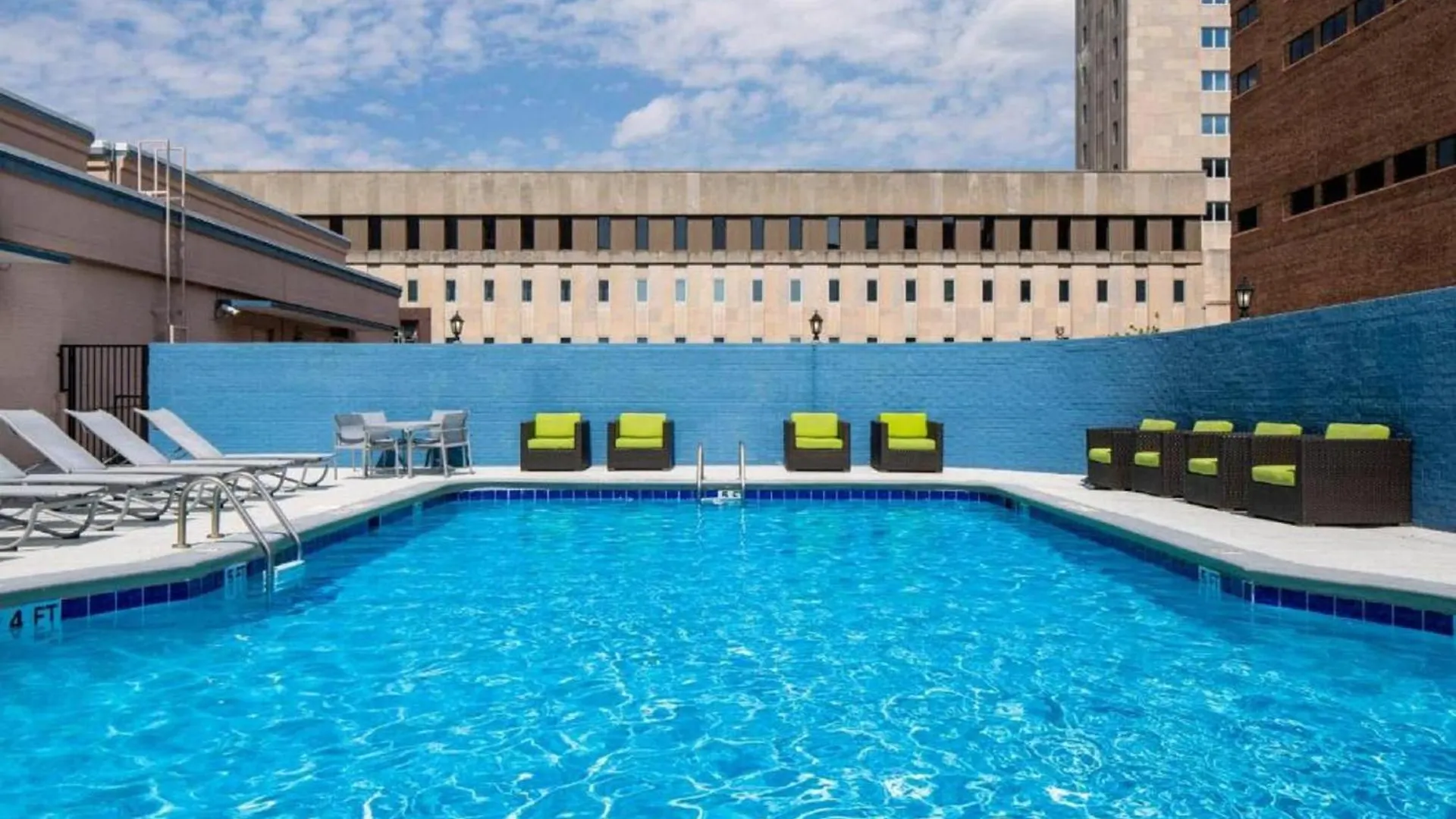 Hotel Holiday Inn Express Nashville-Downtown - Broadway By Ihg