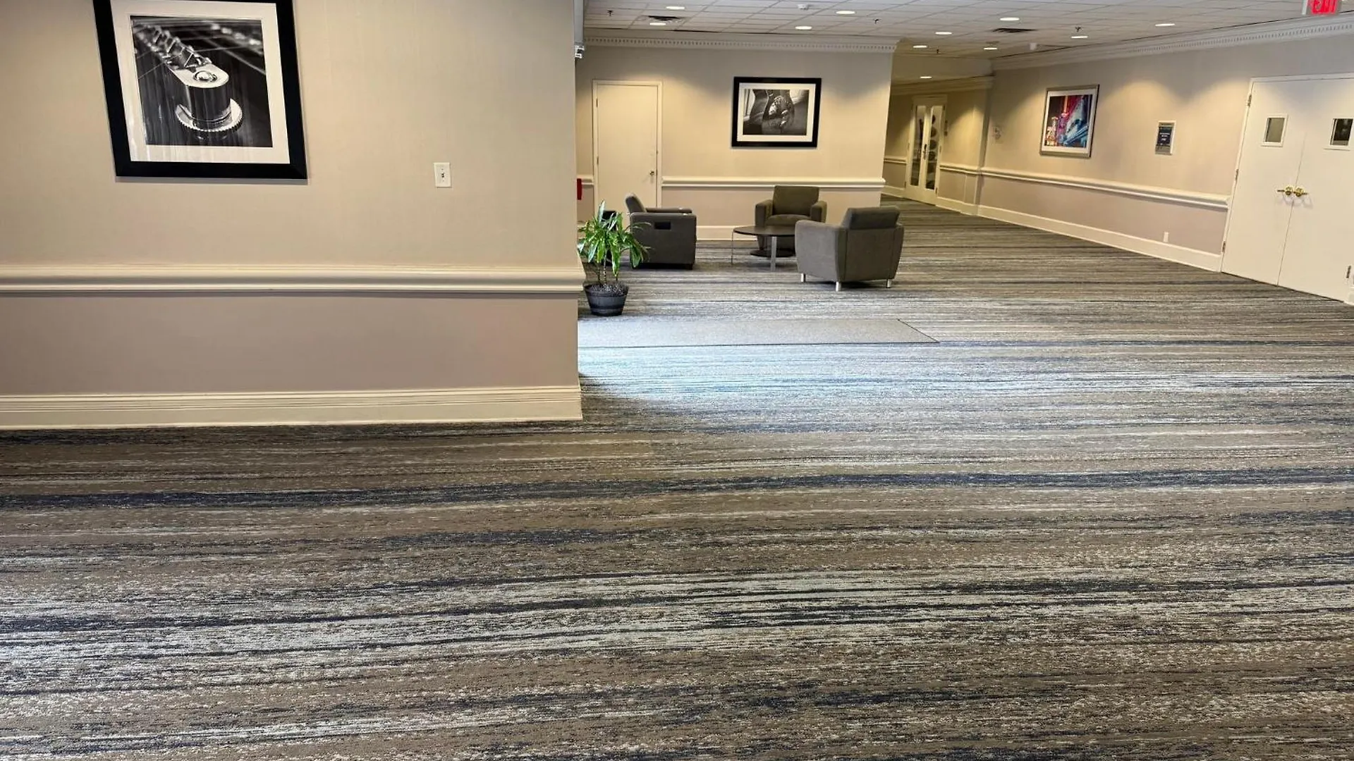 Holiday Inn Express Nashville-Downtown - Broadway By Ihg 3*, Nashville