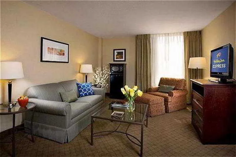 Holiday Inn Express Nashville-Downtown - Broadway By Ihg Hotel