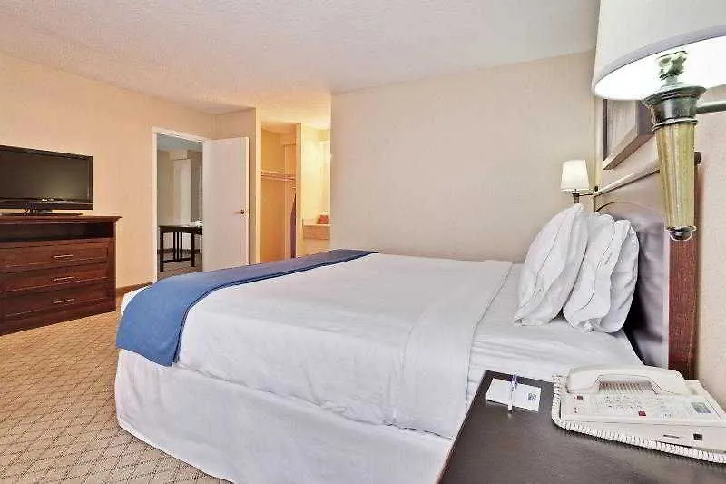 Holiday Inn Express Nashville-Downtown - Broadway By Ihg Hotel